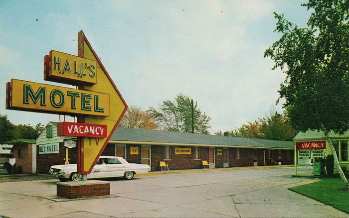 Hall's Motel